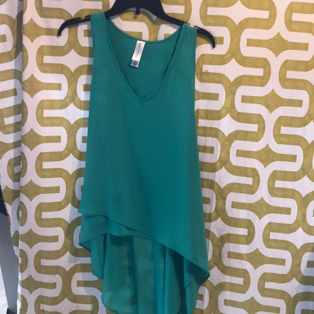 Long fitting comfortable shirt